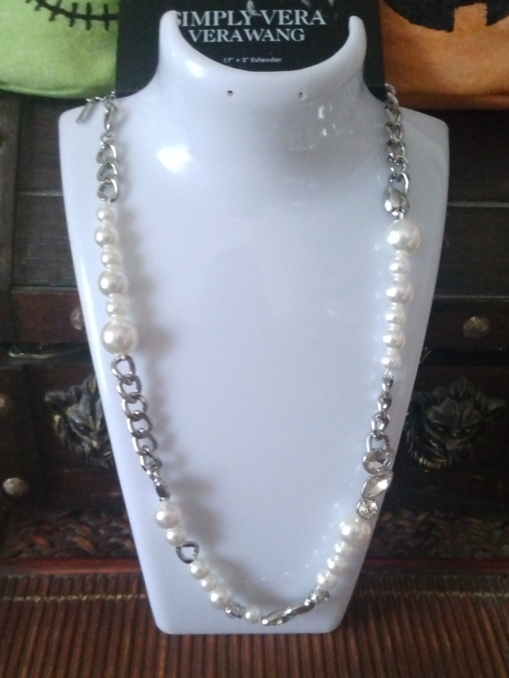 Simply Vera Wang Pearl & Chain Necklace in White & Silver Like New